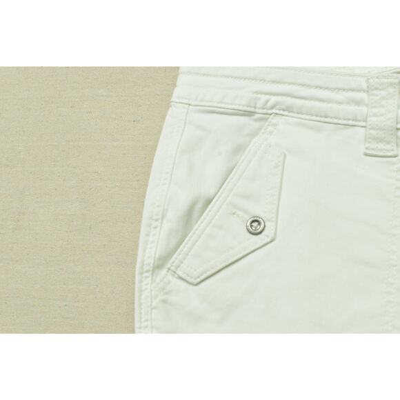 Torrid Women's Plus Size 22 White FeelTheFit Stretch Cuffed Chino Shorts NEW - Picture 4 of 8